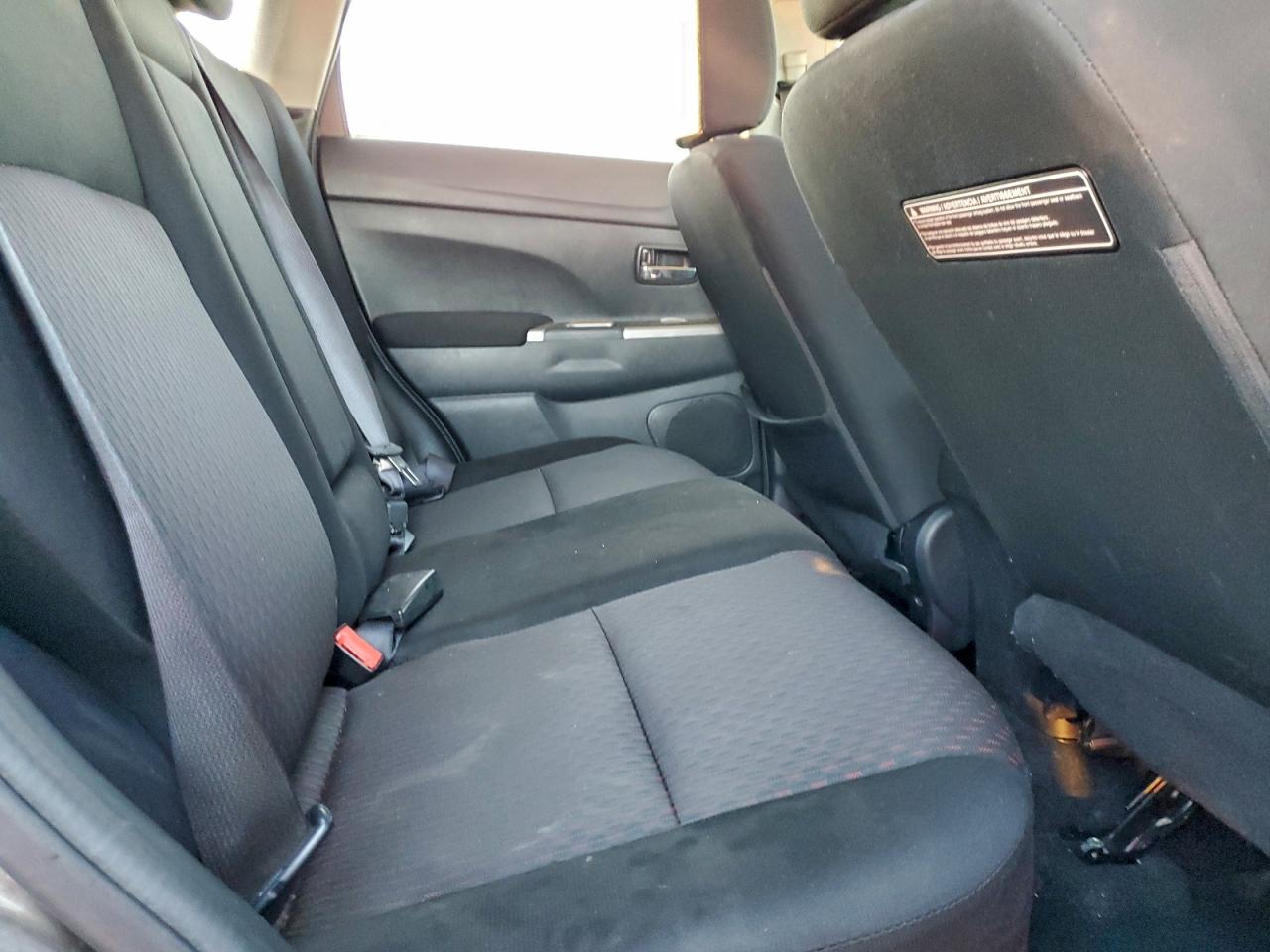 MITSUBISHI OUTLANDER ES