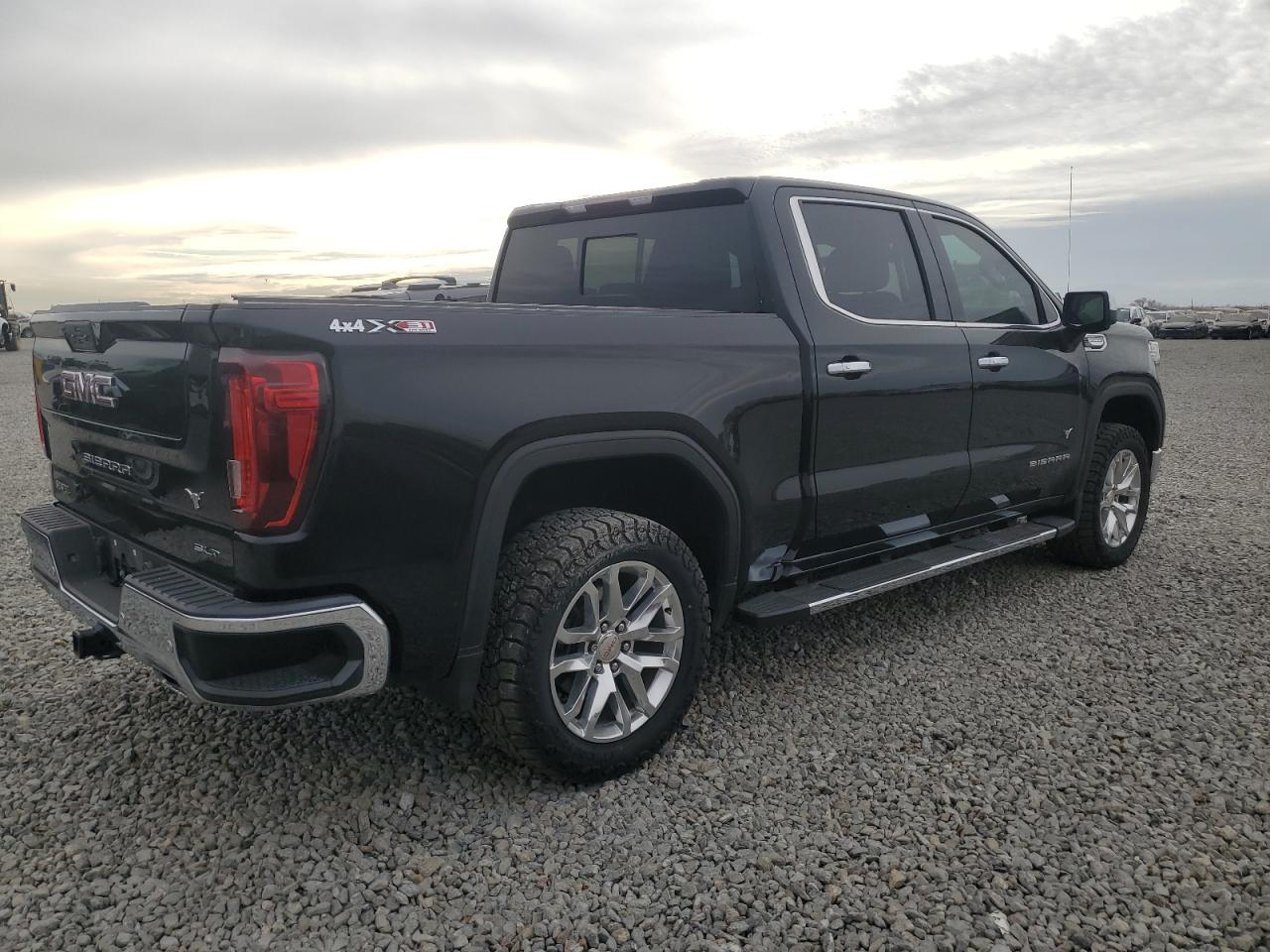 GMC SIERRA K1500 SLT