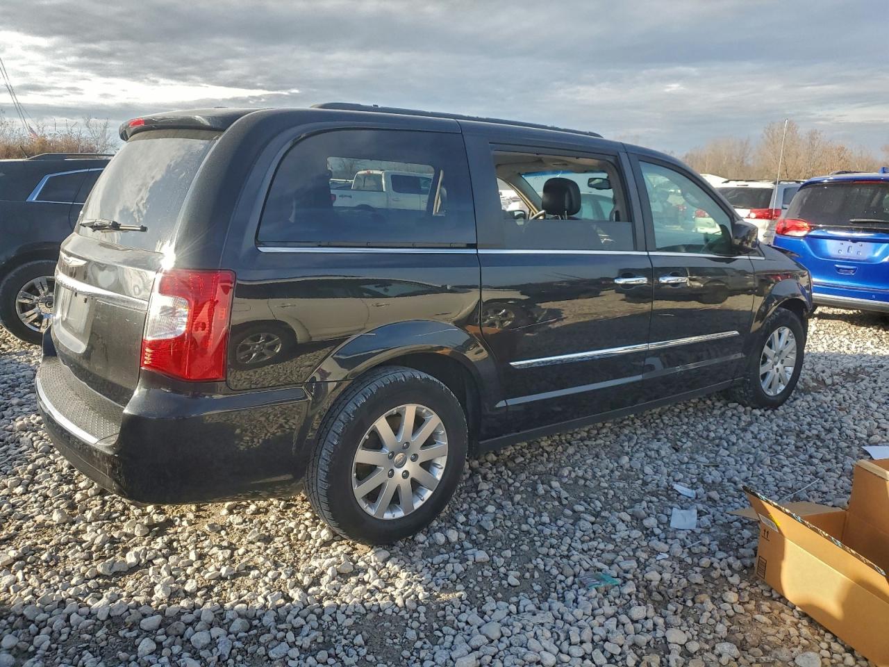 CHRYSLER TOWN & COUNTRY TOURING