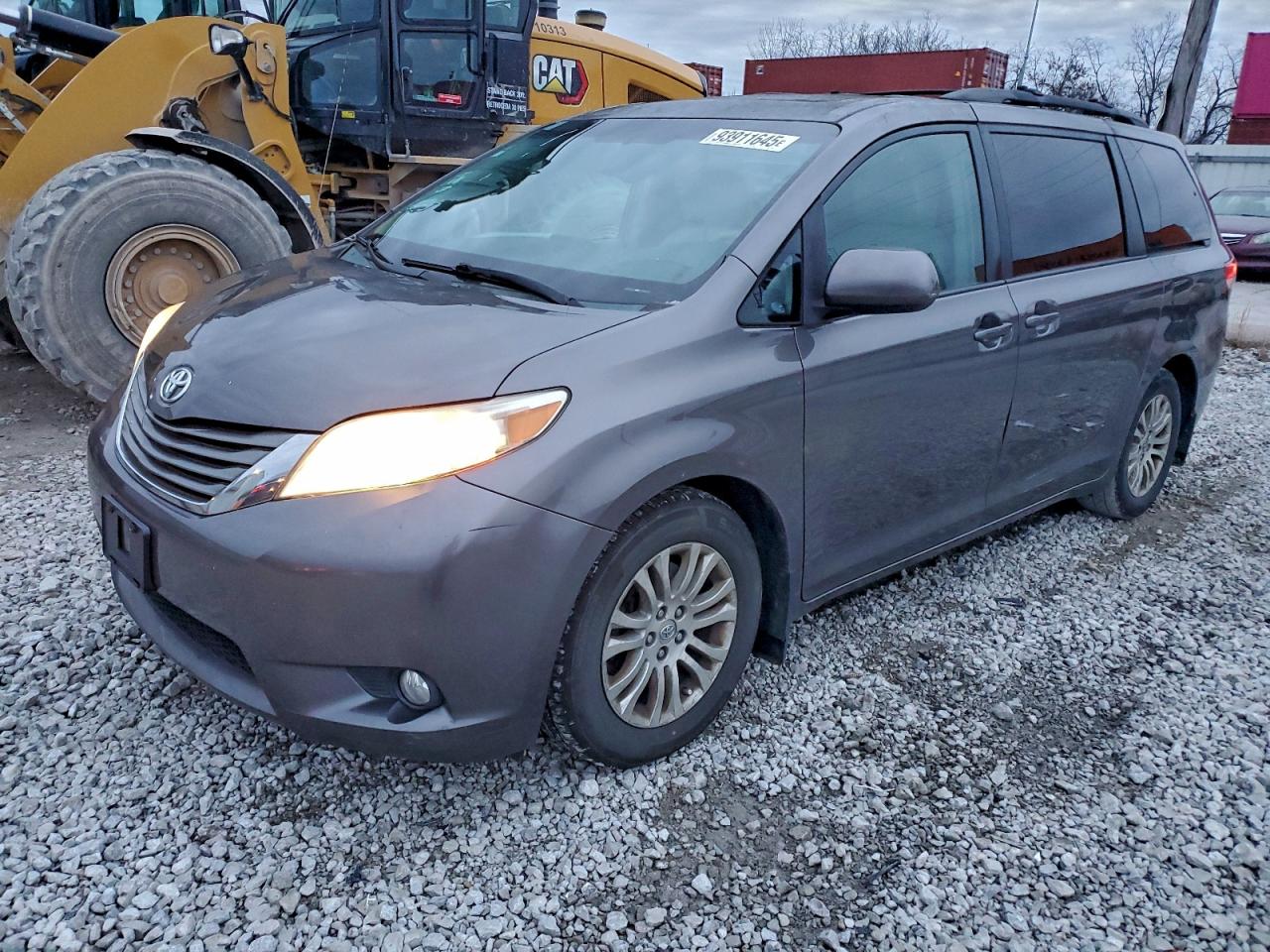 TOYOTA SIENNA XLE