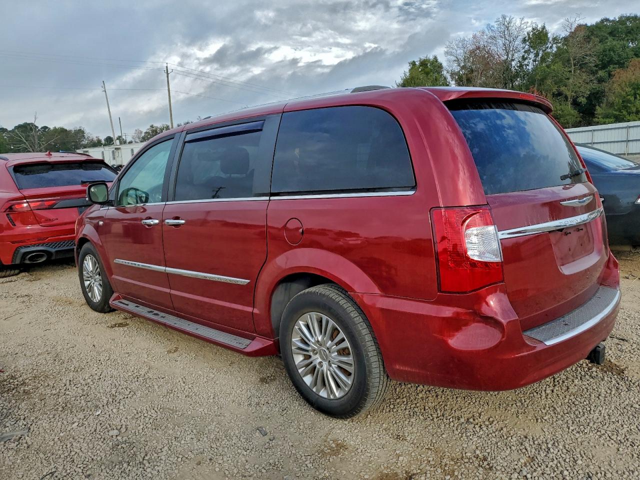 CHRYSLER TOWN & COUNTRY TOURING L