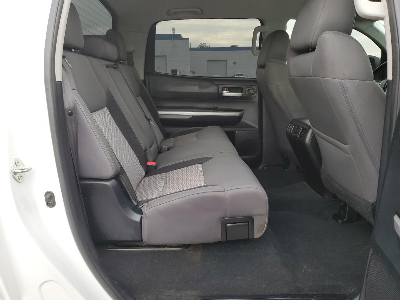 TOYOTA TUNDRA CREWMAX SR5