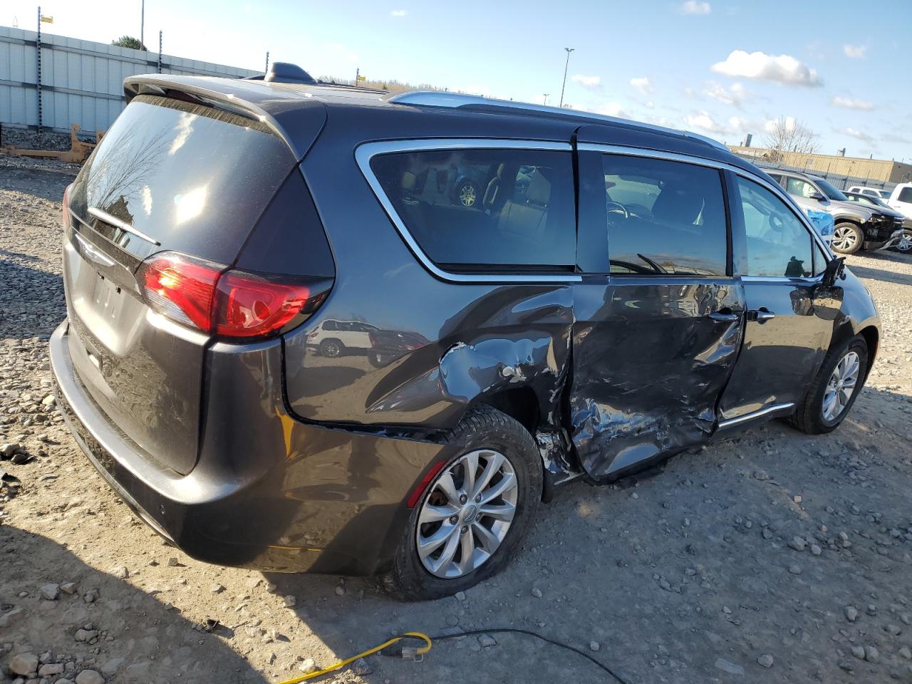 CHRYSLER PACIFICA TOURING L