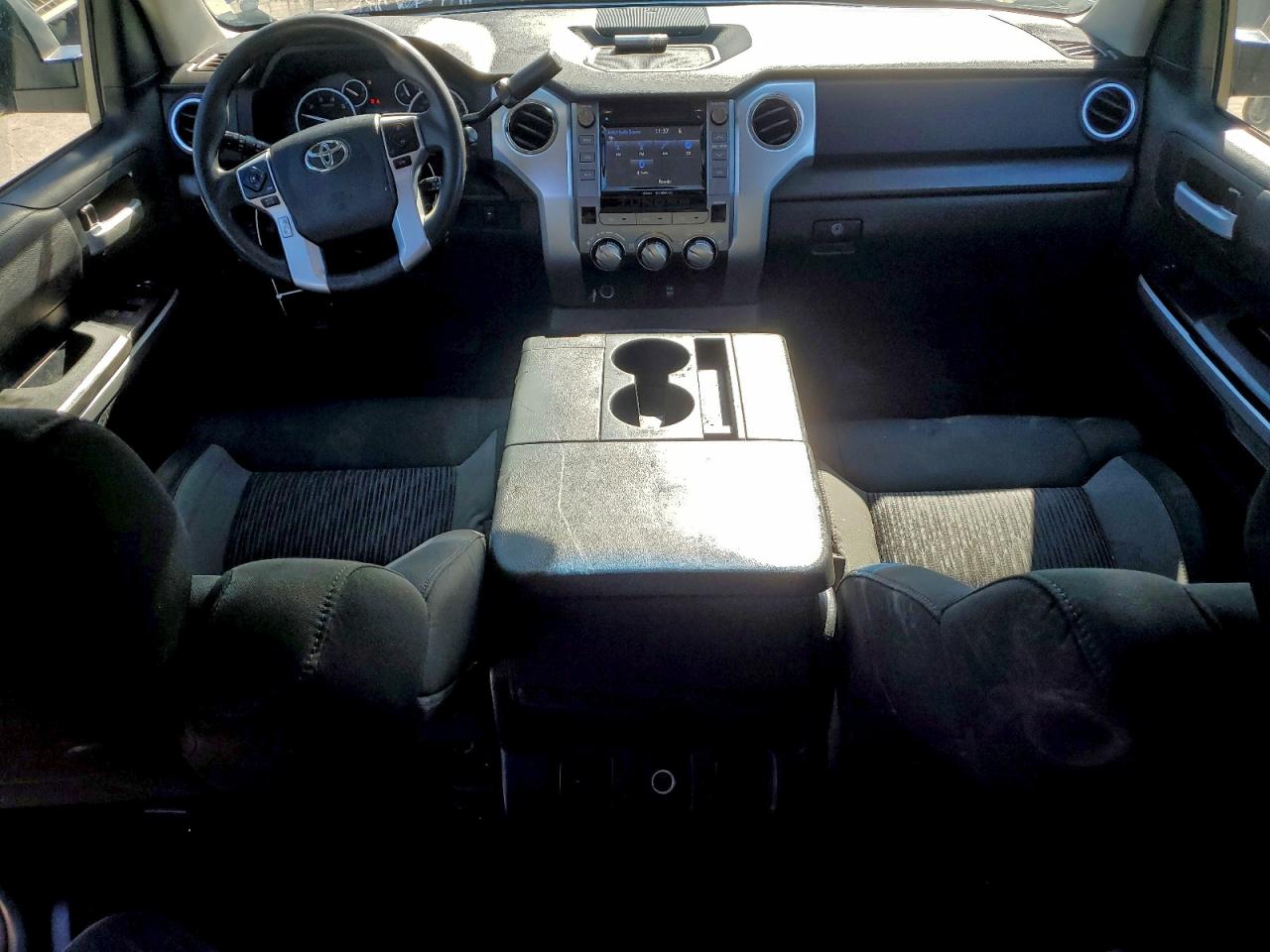 TOYOTA TUNDRA CREWMAX SR5