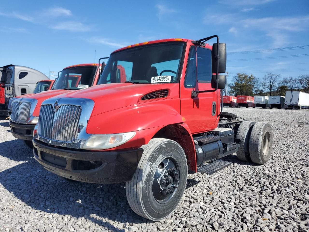 Lot #3285733708 2002 INTERNATIONAL 4400