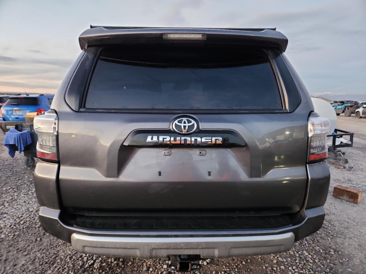TOYOTA 4RUNNER SR5/SR5 PREMIUM