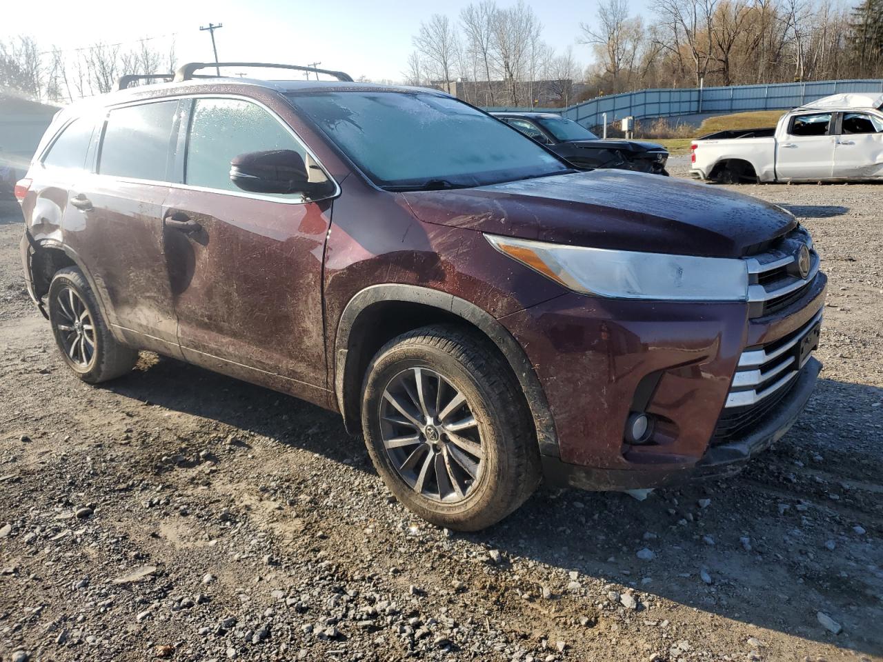 TOYOTA HIGHLANDER SE