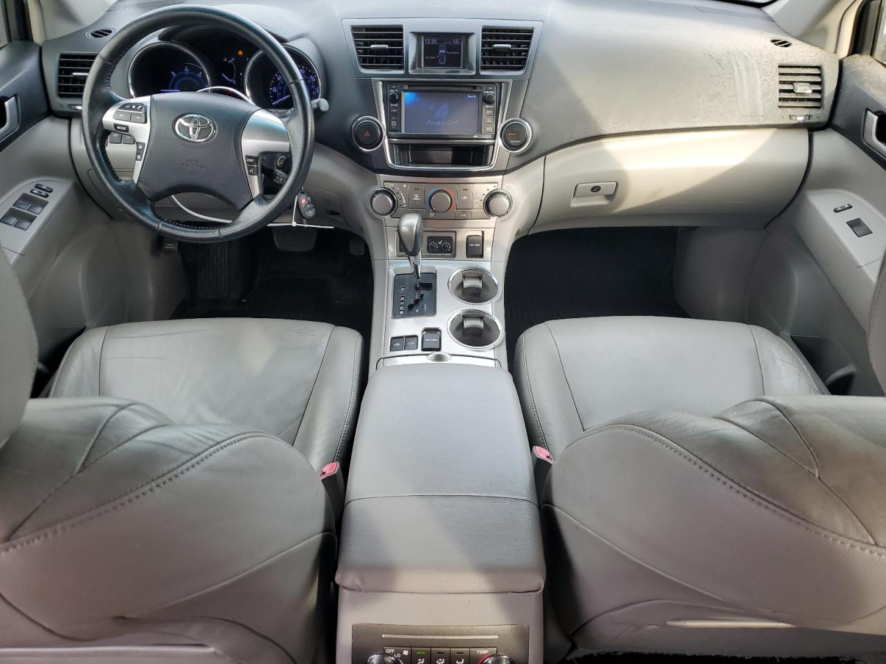 TOYOTA HIGHLANDER HYBRID