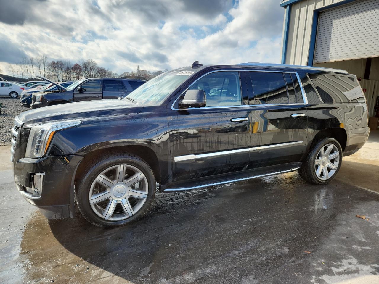 CADILLAC ESCALADE ESV LUXURY