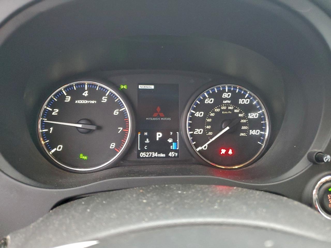 MITSUBISHI OUTLANDER SE