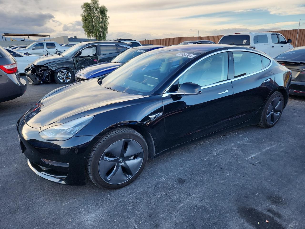 TESLA MODEL 3