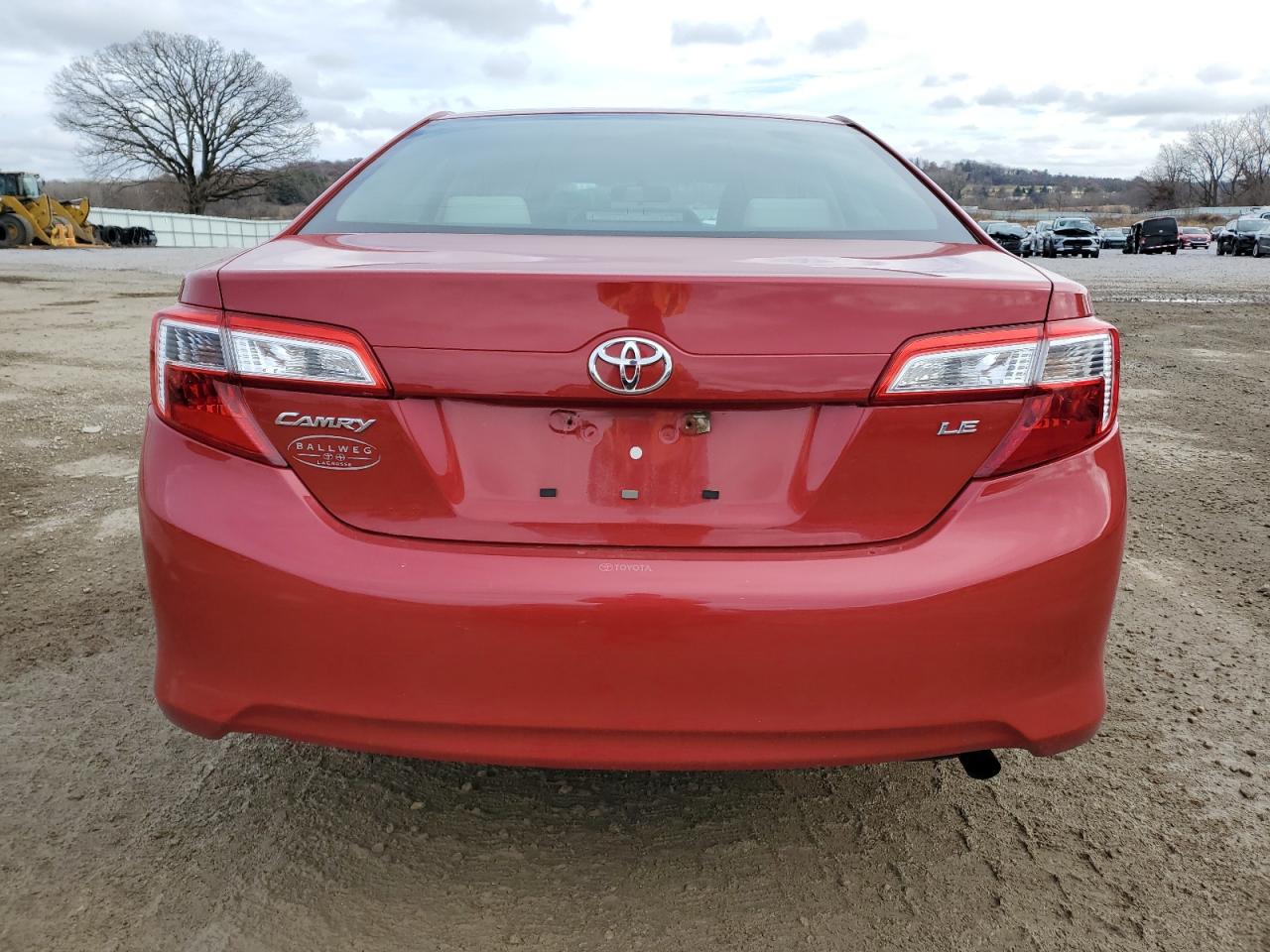 TOYOTA CAMRY BASE