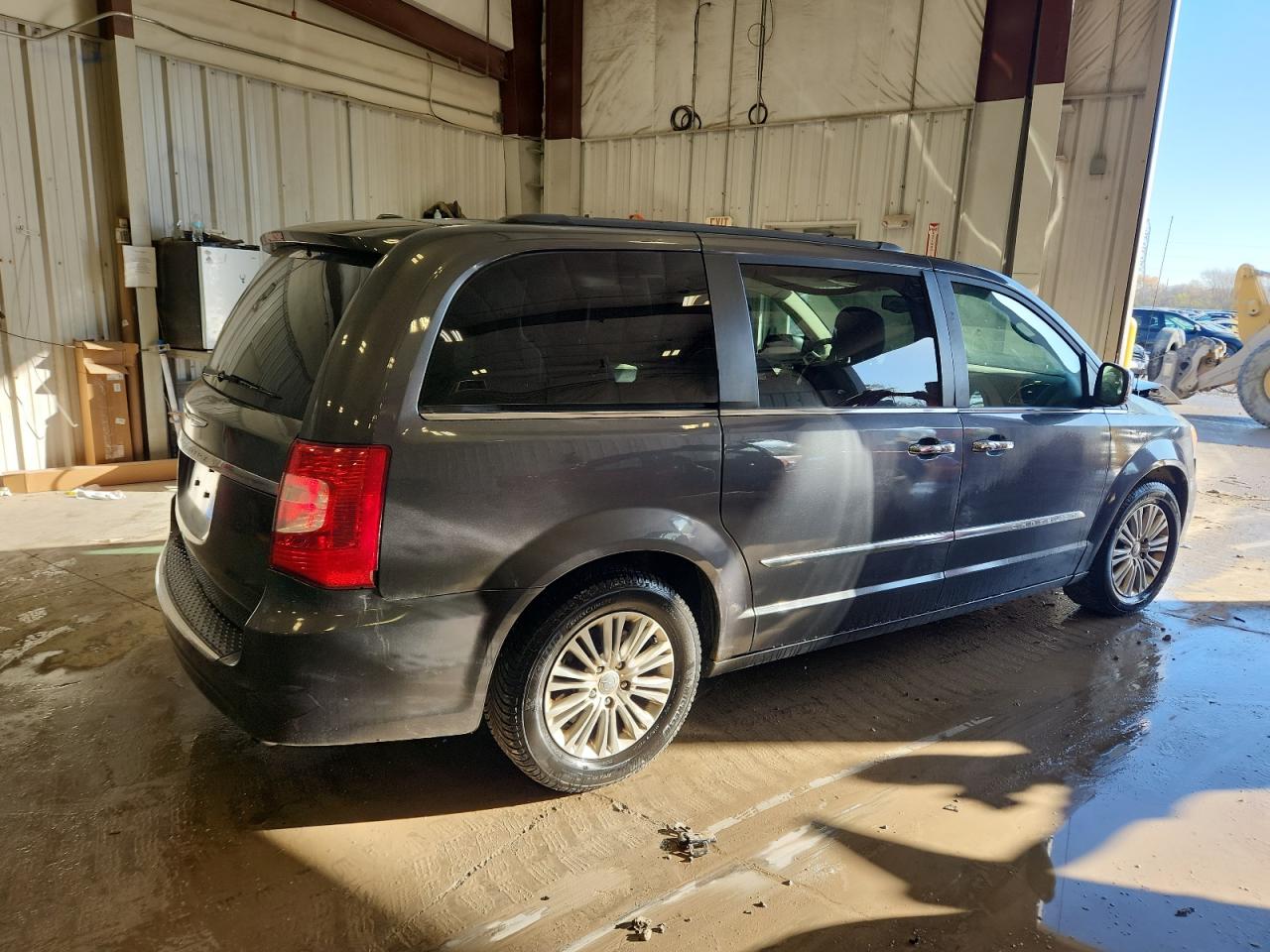 CHRYSLER TOWN & COUNTRY TOURING L
