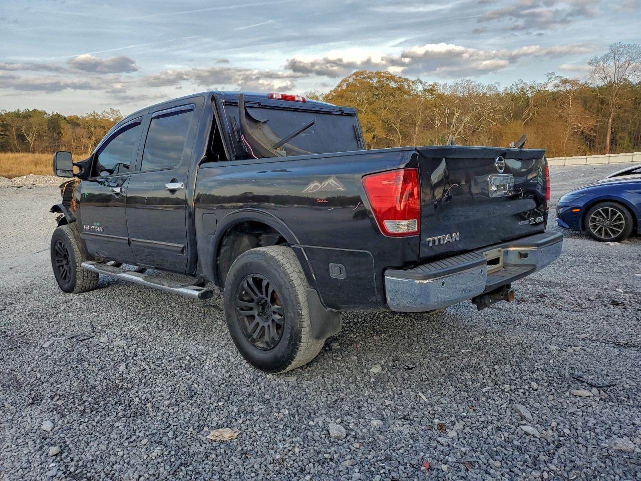 NISSAN TITAN S