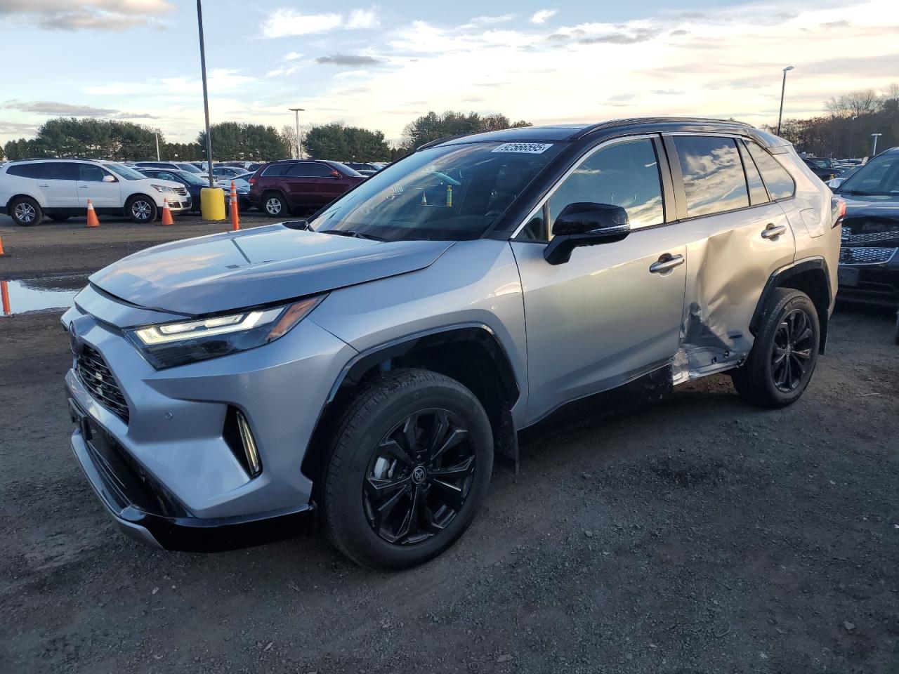 TOYOTA RAV4 XSE