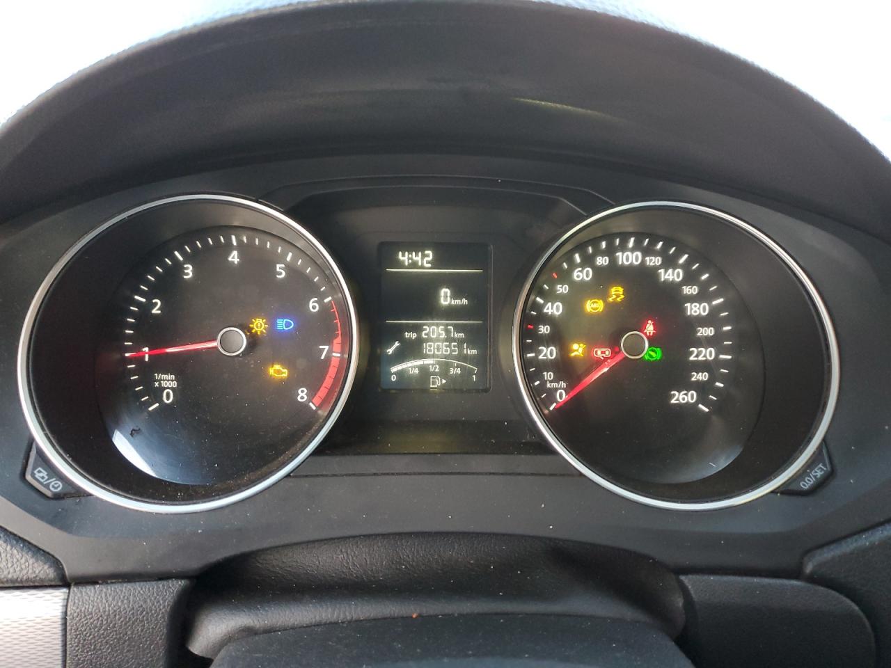 VOLKSWAGEN JETTA BASE