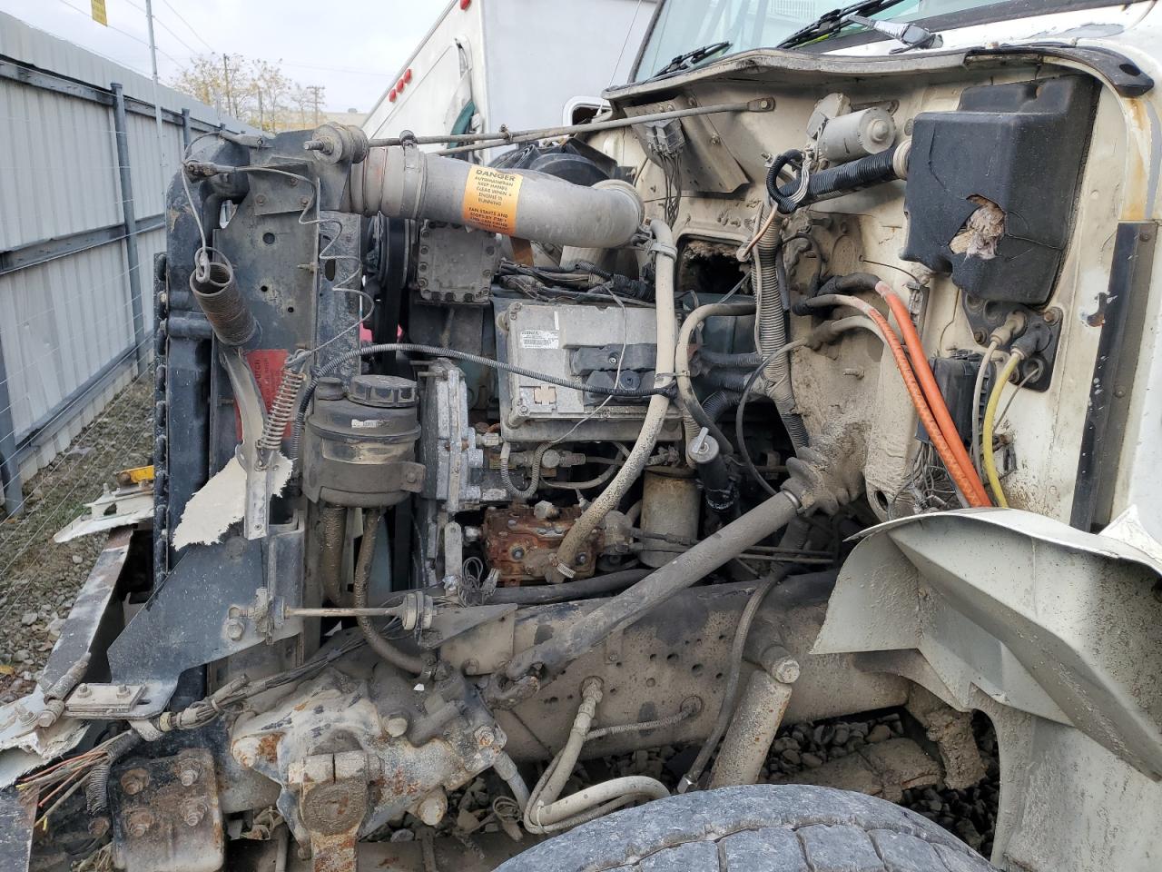 Lot #3291252038 2000 INTERNATIONAL 4000 4900