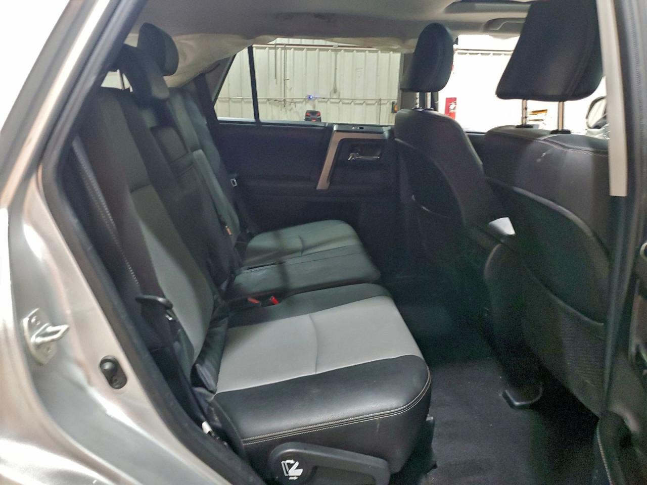 TOYOTA 4RUNNER SR5/SR5 PREMIUM