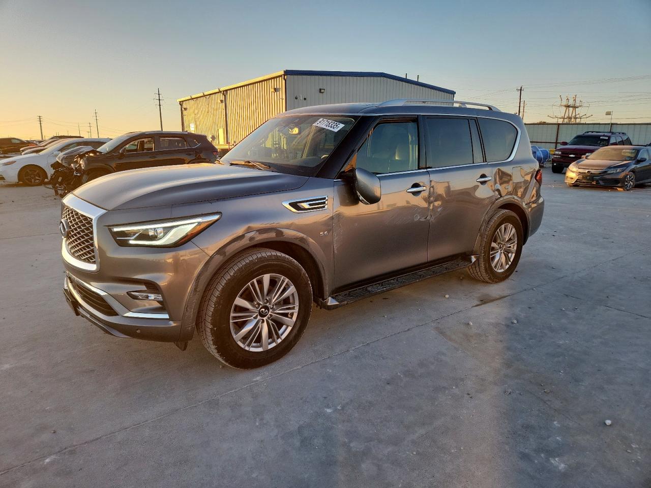 INFINITI QX80 LUXE