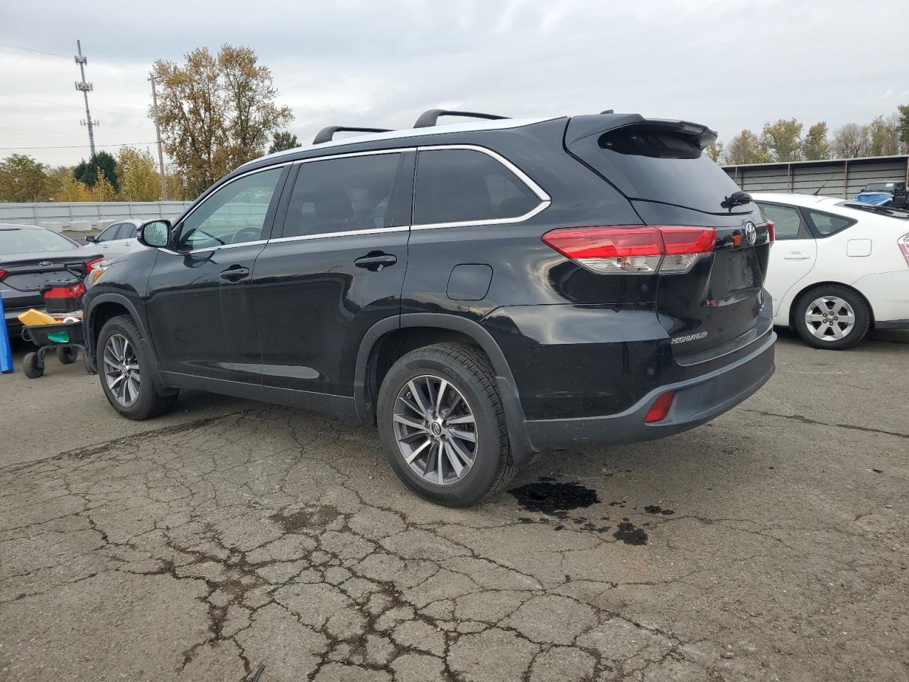 Lot #3302779900 2019 TOYOTA HIGHLANDER