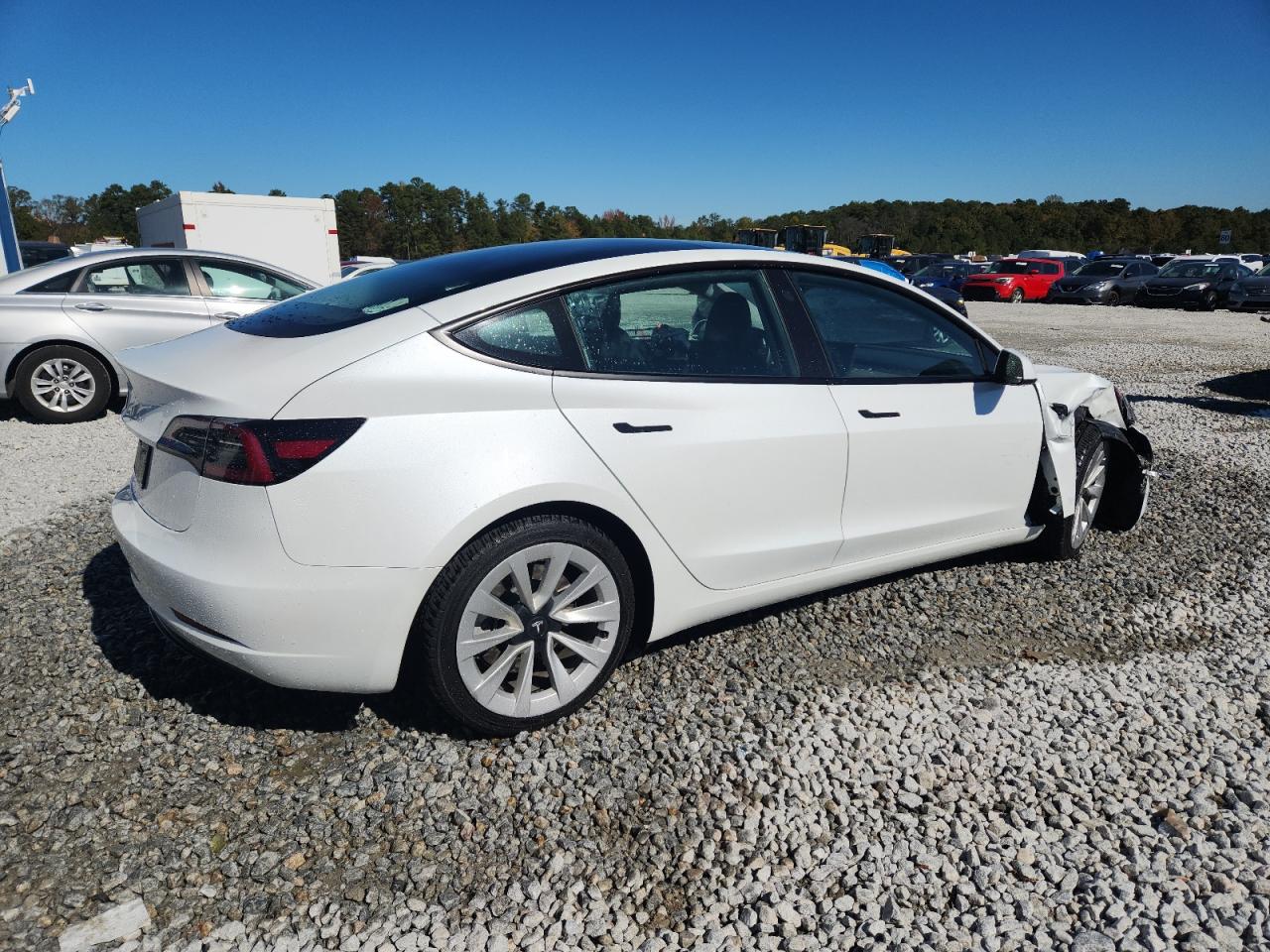 TESLA MODEL 3