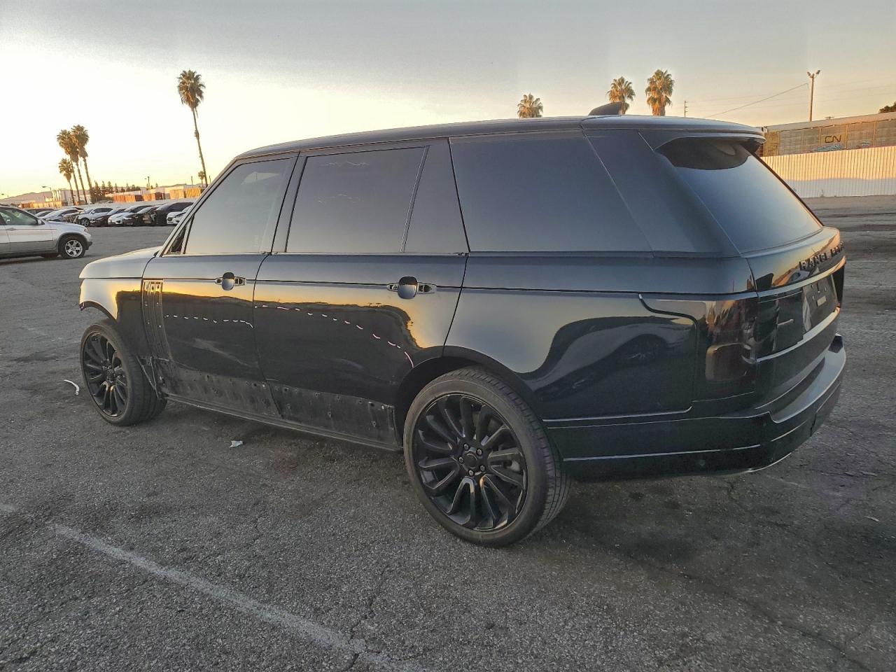 LAND ROVER RANGE ROVER AUTOBIOGRAPHY