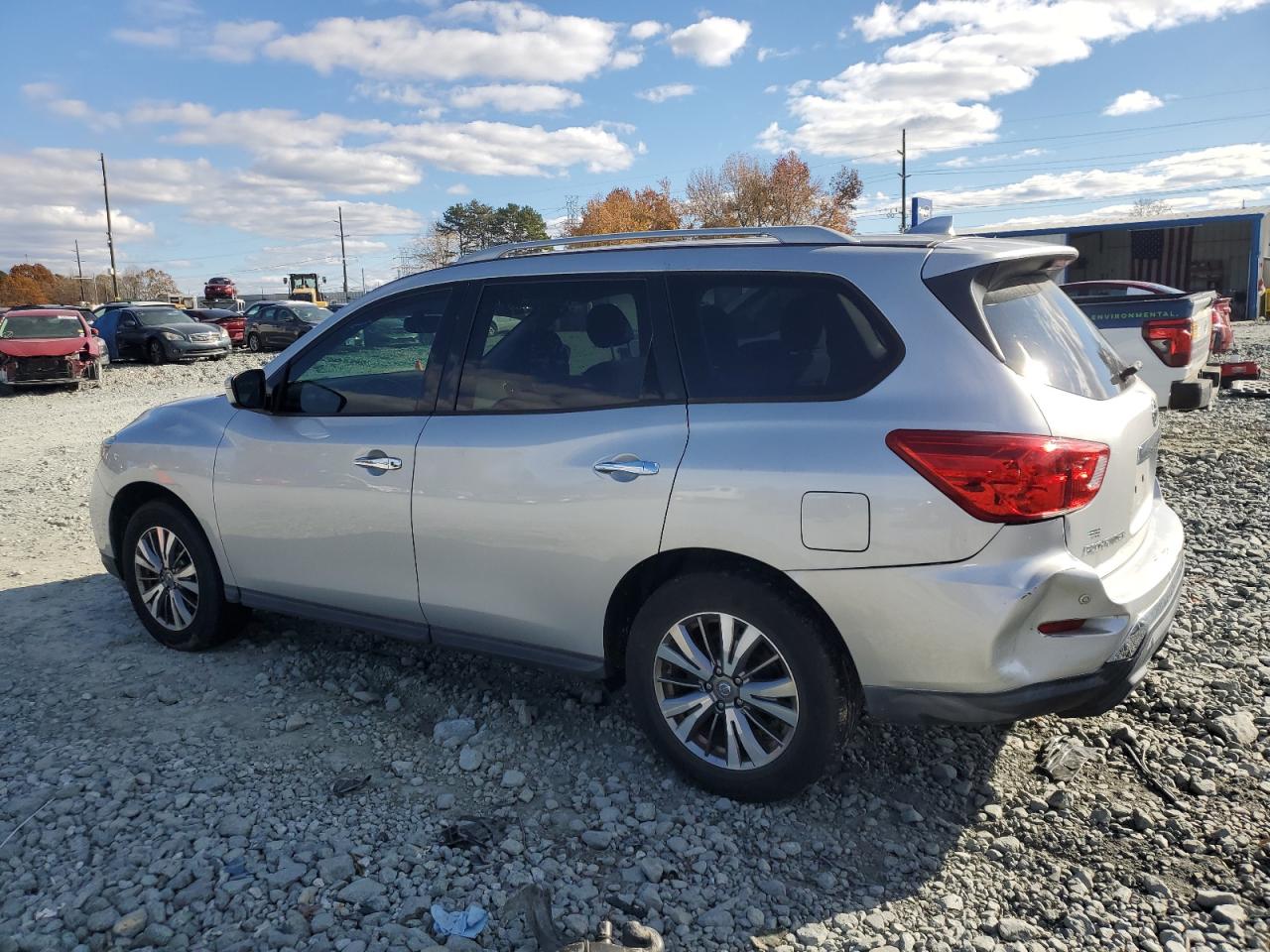 NISSAN PATHFINDER SV