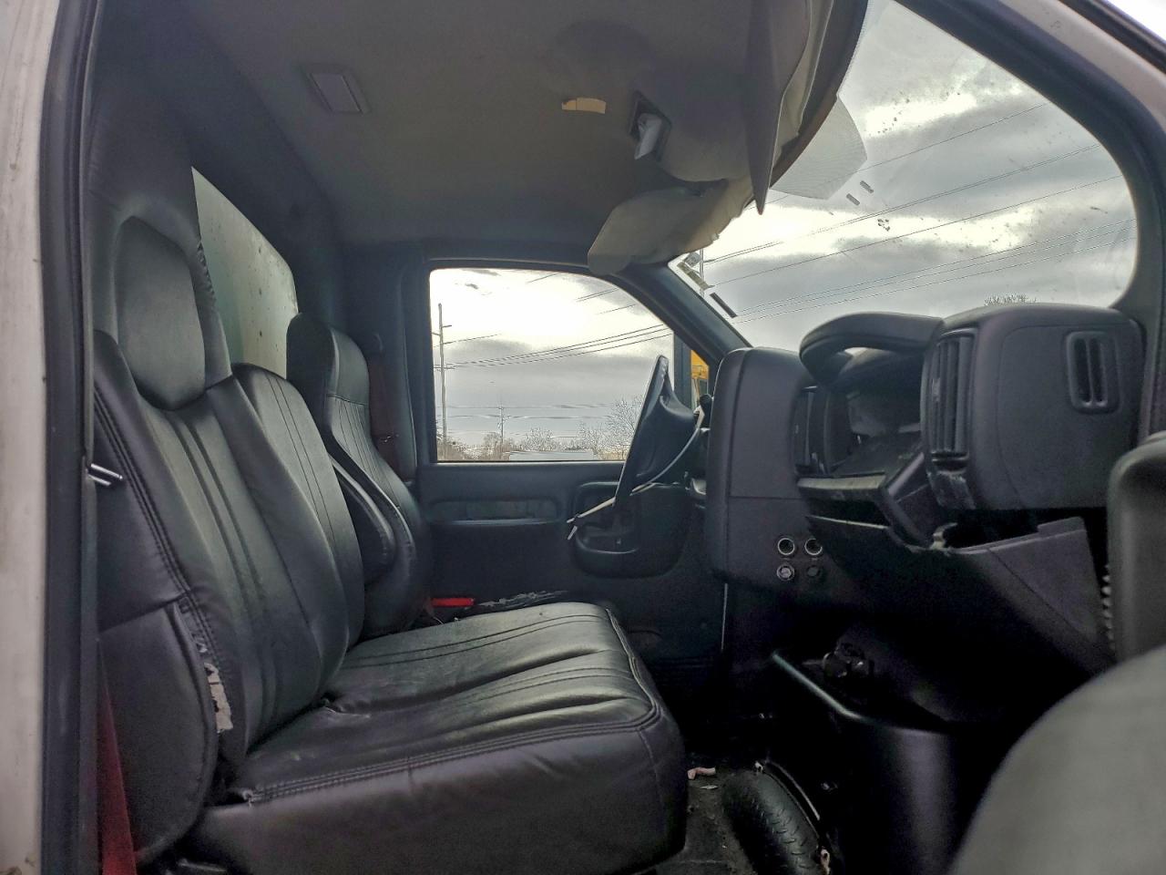 Lot #3301868960 2007 GMC C7500