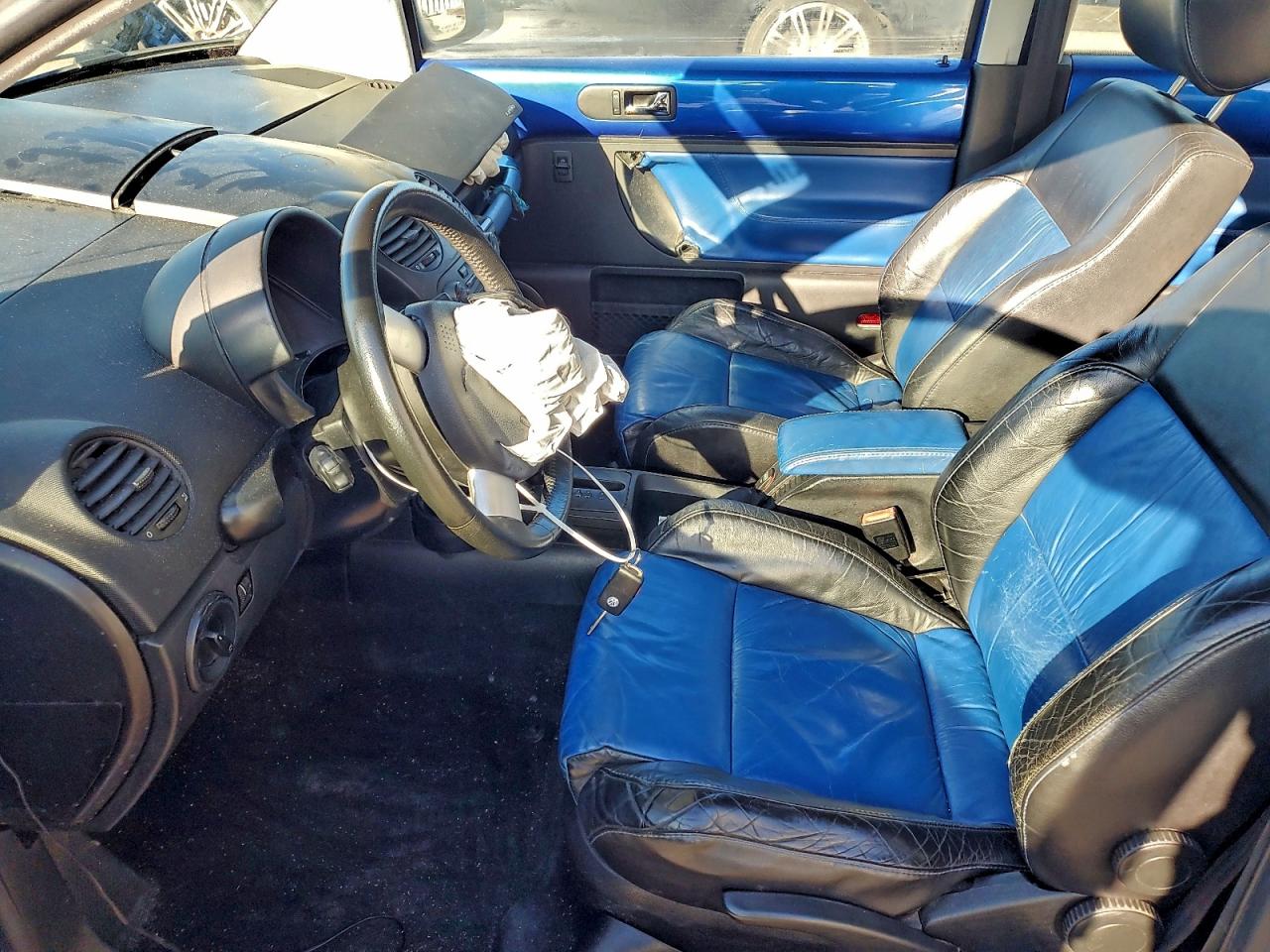 Lot #3301829348 2003 VOLKSWAGEN NEW BEETLE