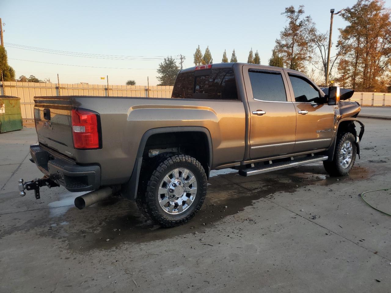 GMC SIERRA K2500 DENALI
