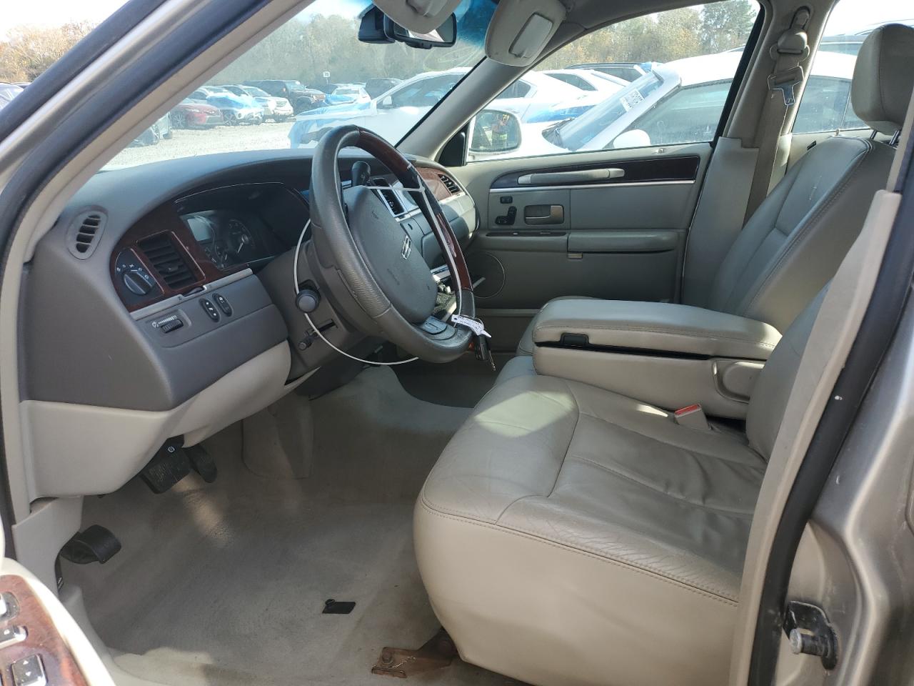 Lot #3285781653 2007 LINCOLN TOWN CAR S