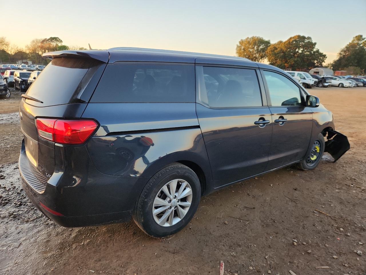 Lot #3290231235 2017 KIA SEDONA LX