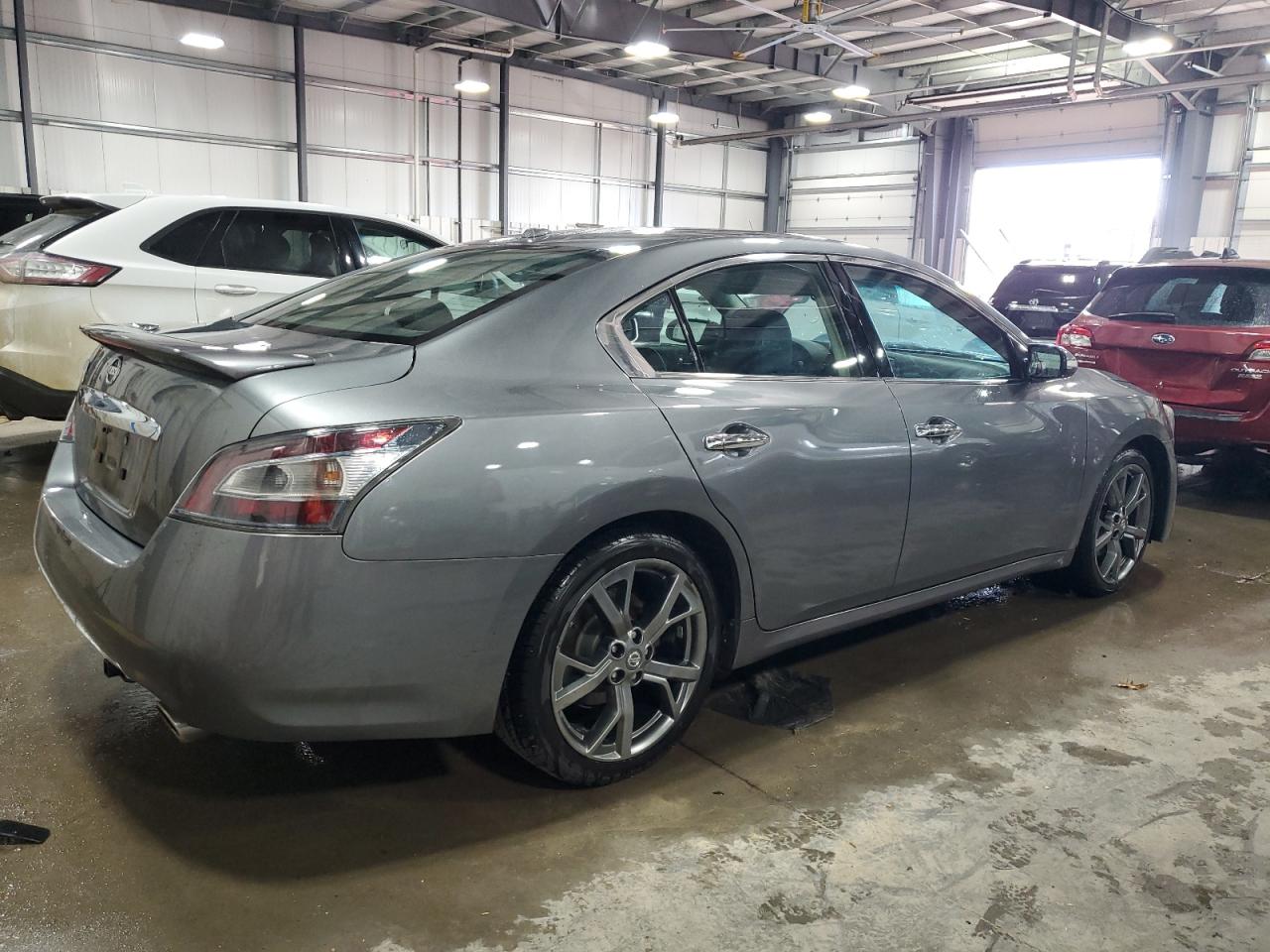NISSAN MAXIMA S