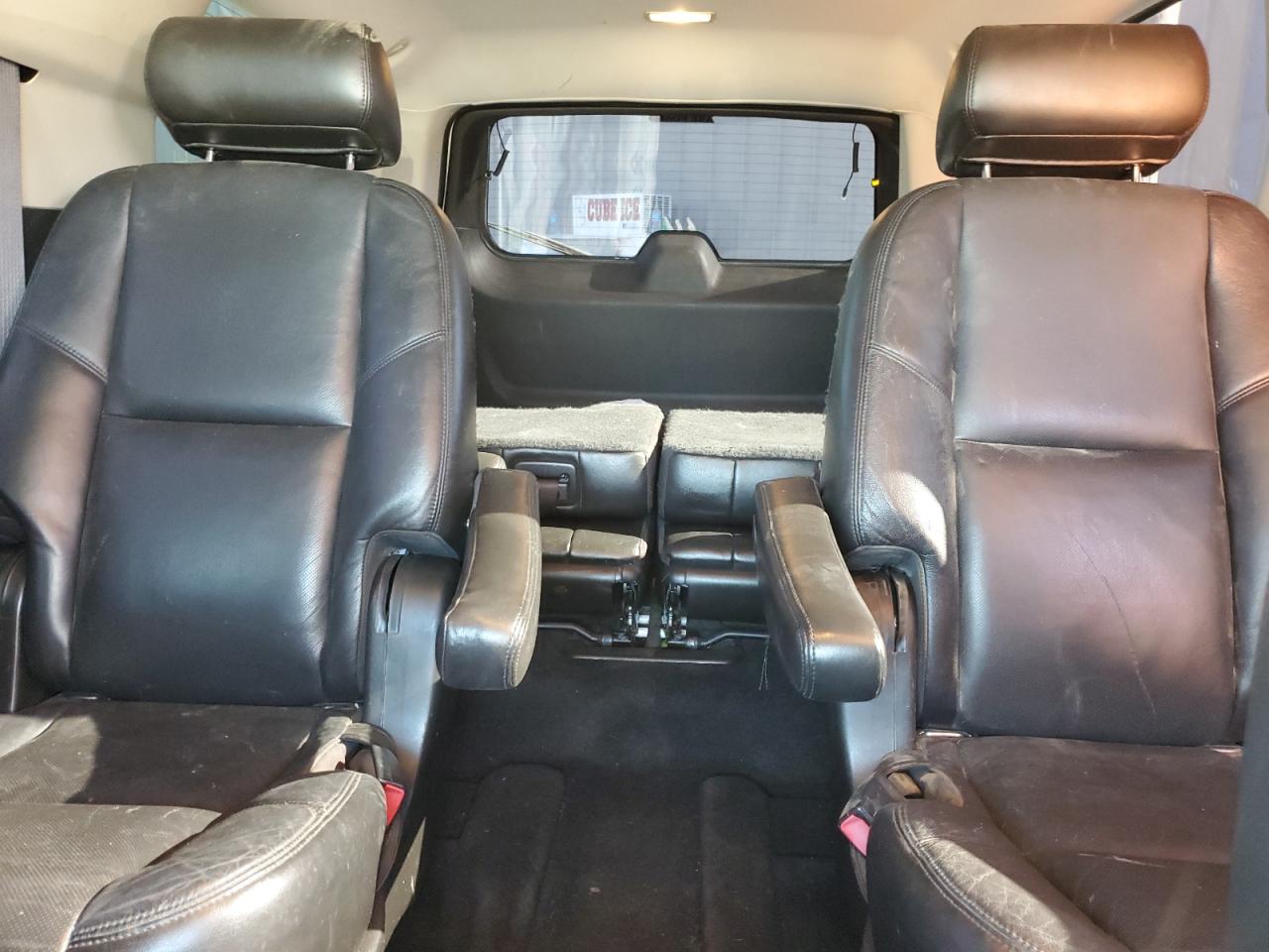 CADILLAC ESCALADE ESV LUXURY