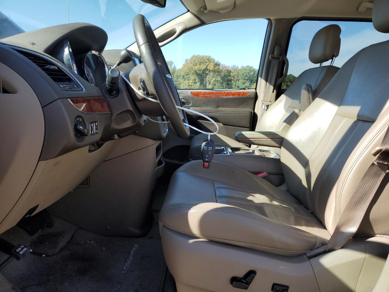 CHRYSLER TOWN & COUNTRY TOURING