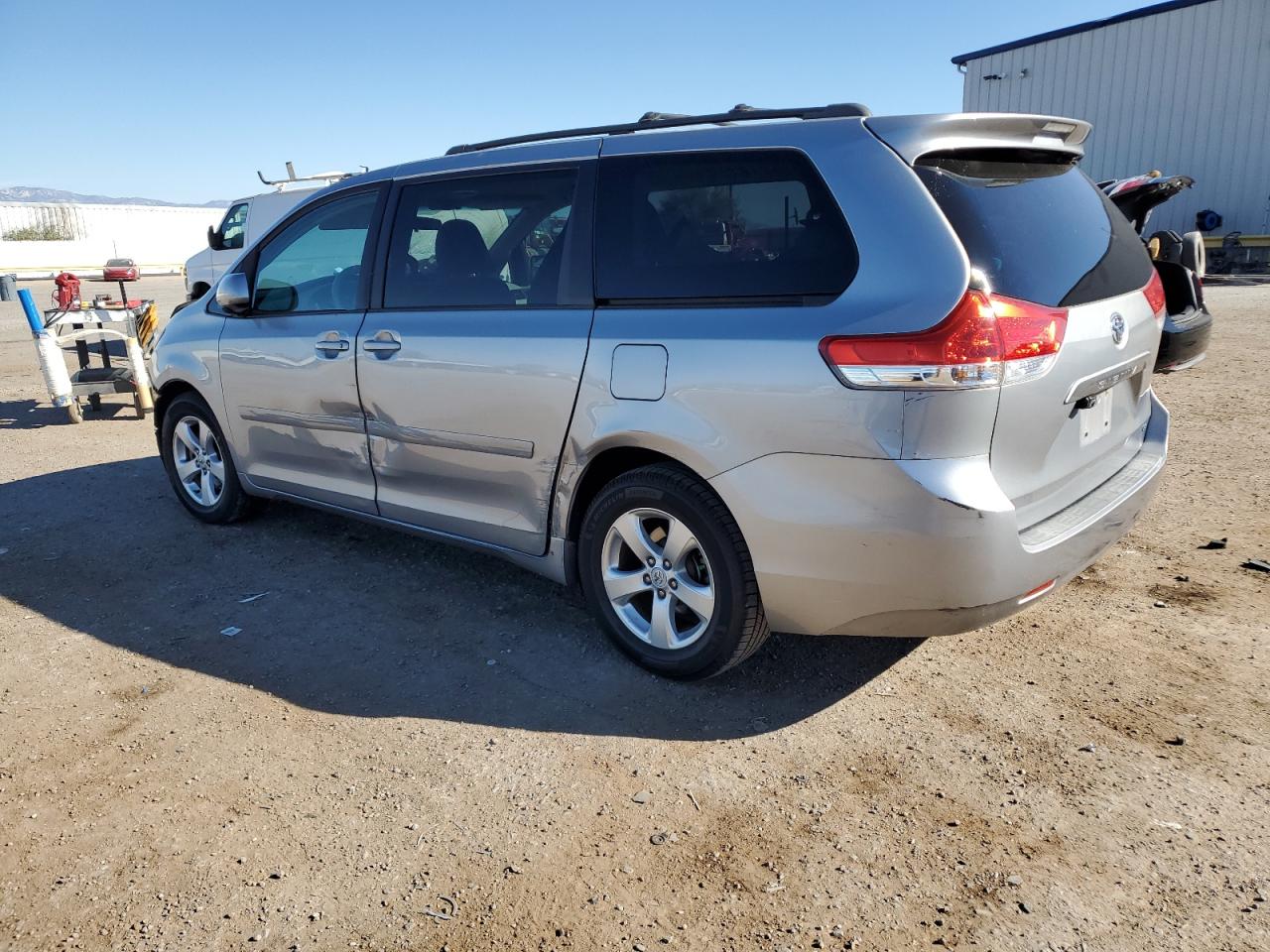 TOYOTA SIENNA BASE