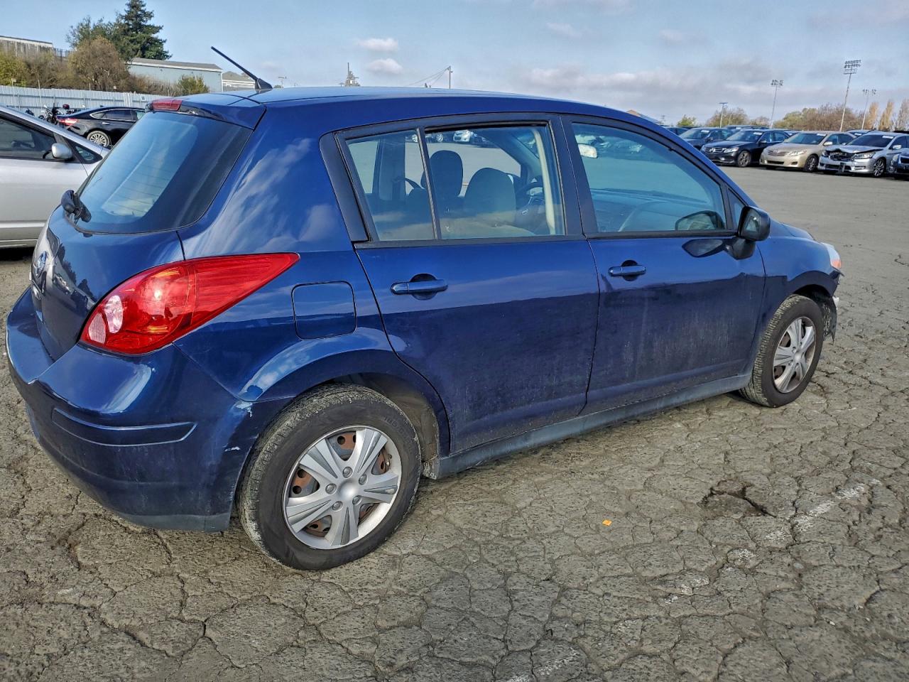 NISSAN VERSA S