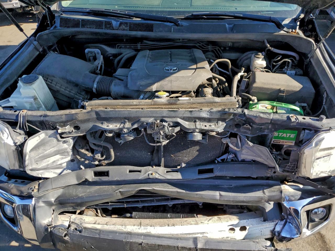 TOYOTA TUNDRA CREWMAX SR5