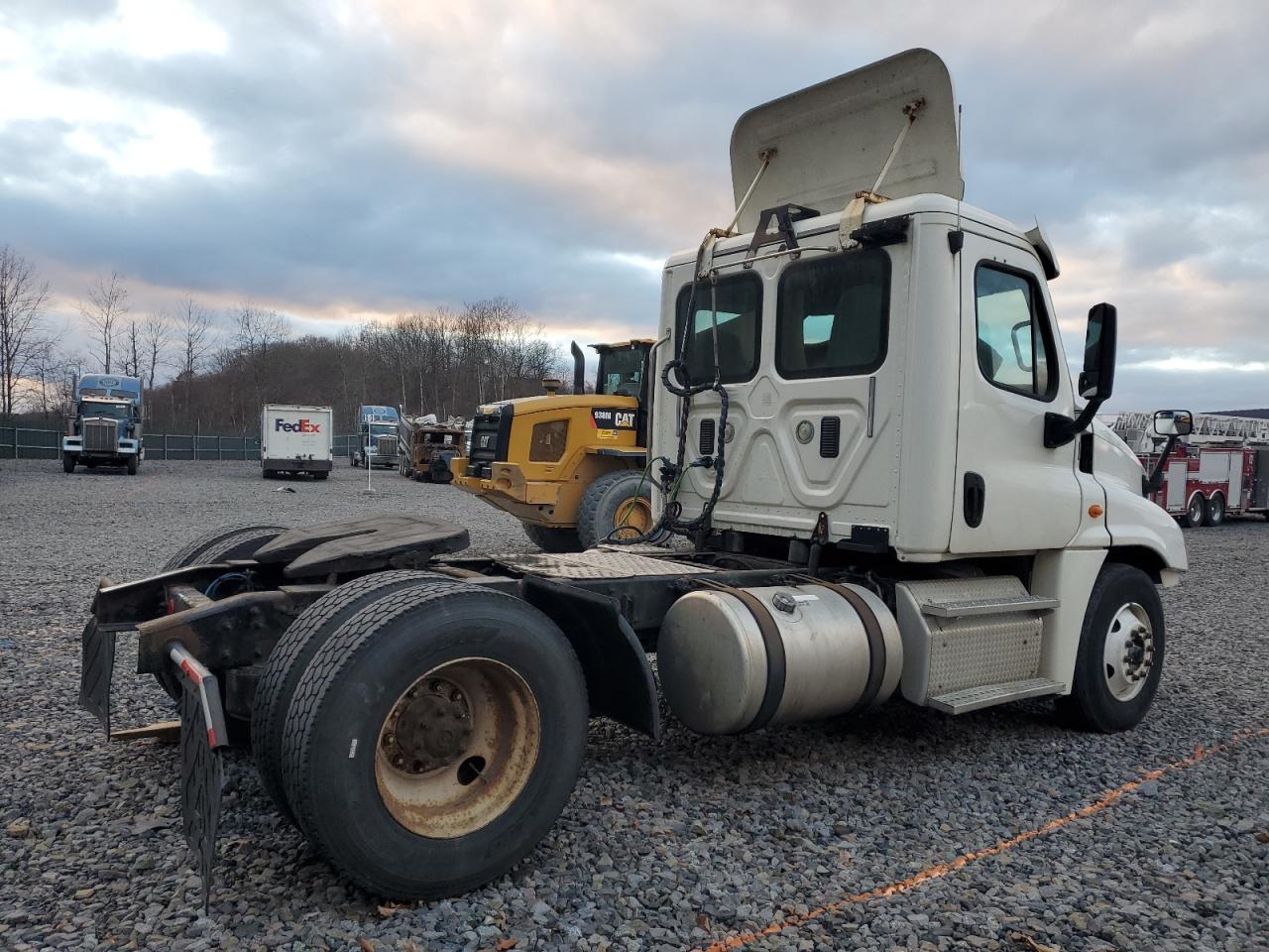 Lot #3290280262 2014 FREIGHTLINER CASCADIA 1