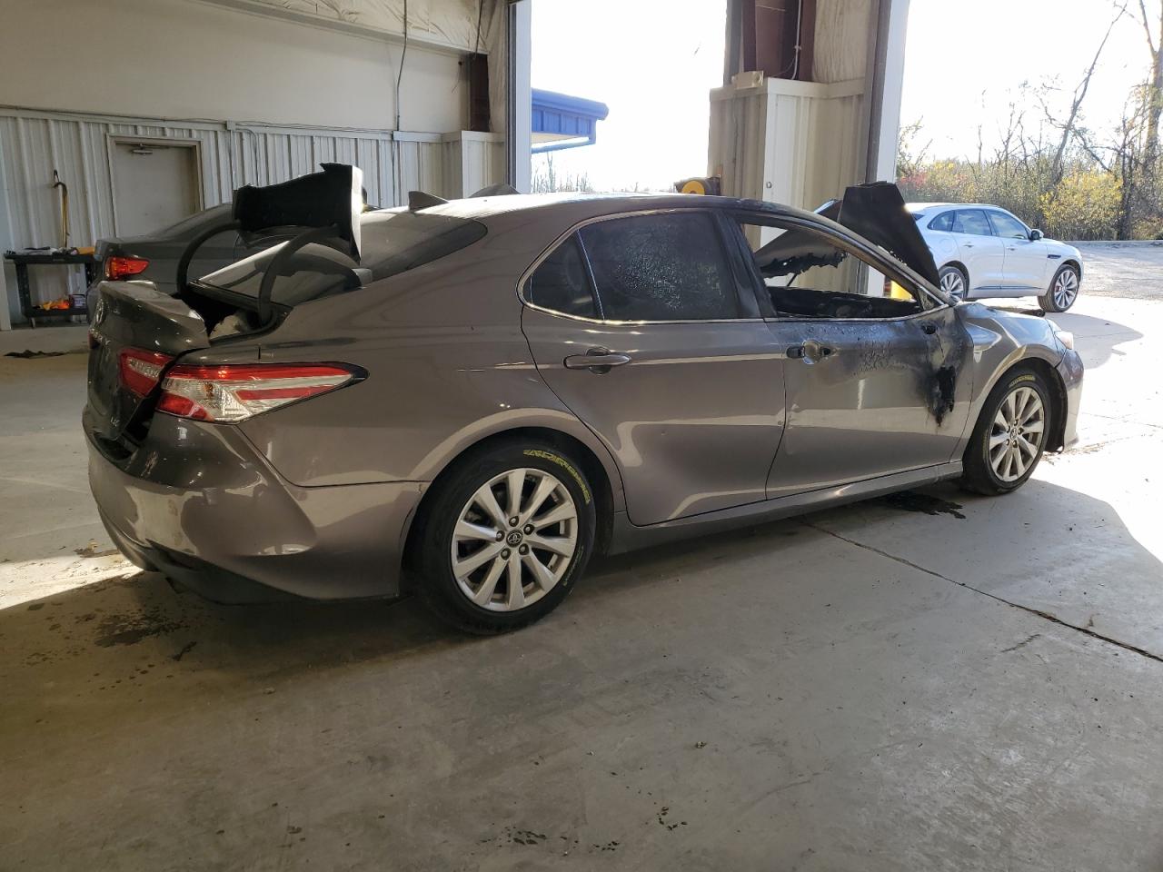 Lot #3302908131 2019 TOYOTA CAMRY L