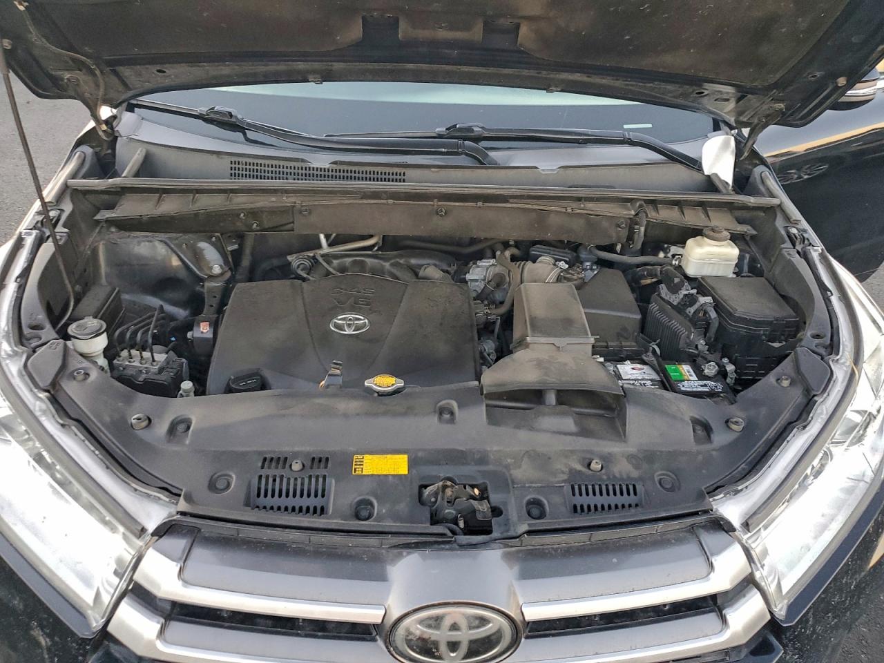 TOYOTA HIGHLANDER SE