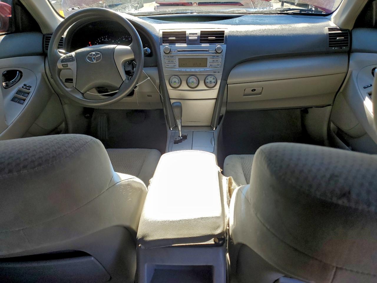 TOYOTA CAMRY BASE