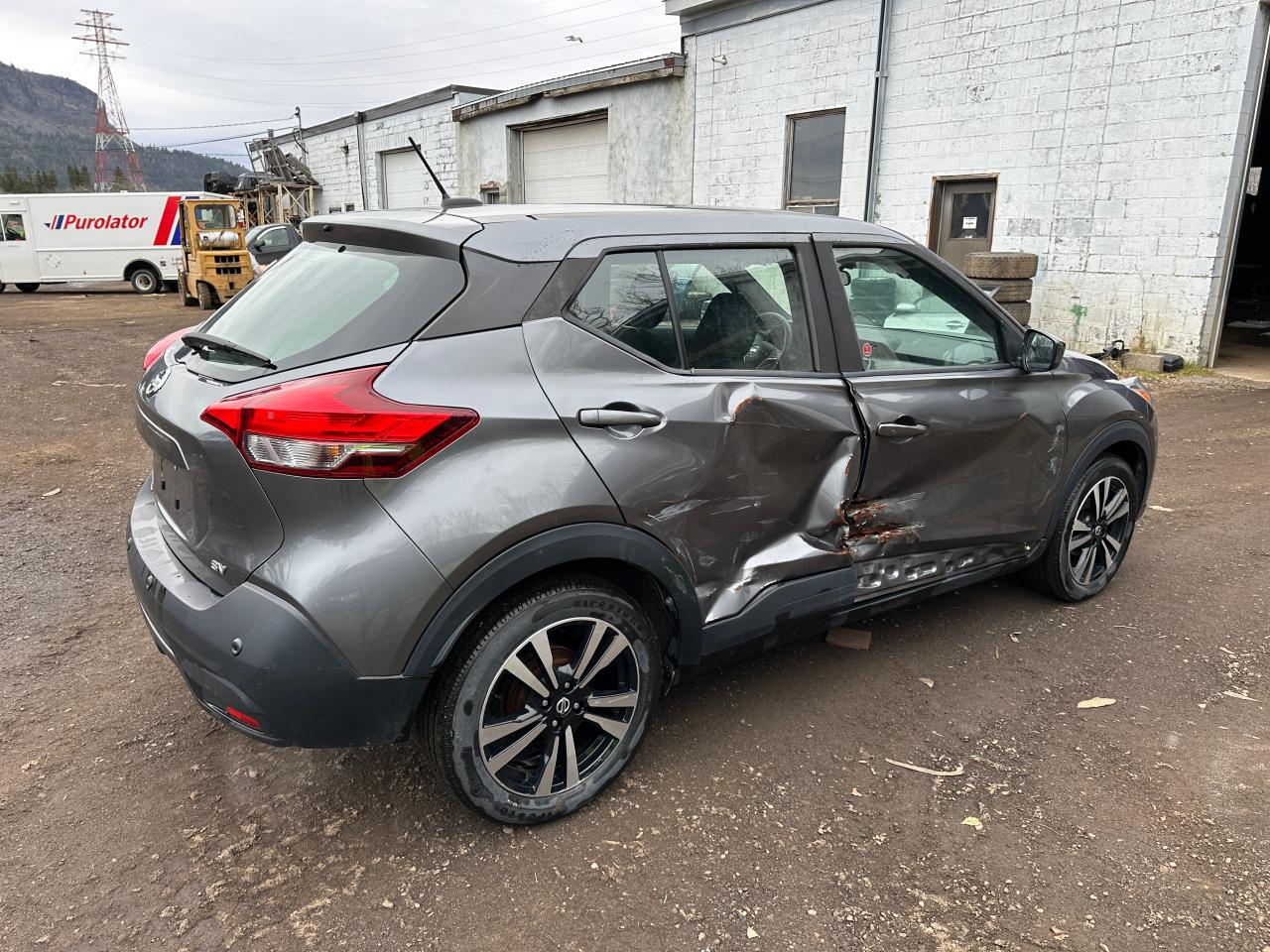 NISSAN KICKS SV