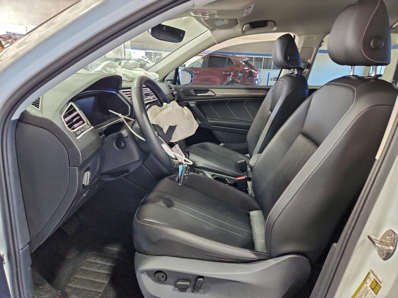 VOLKSWAGEN TIGUAN SE