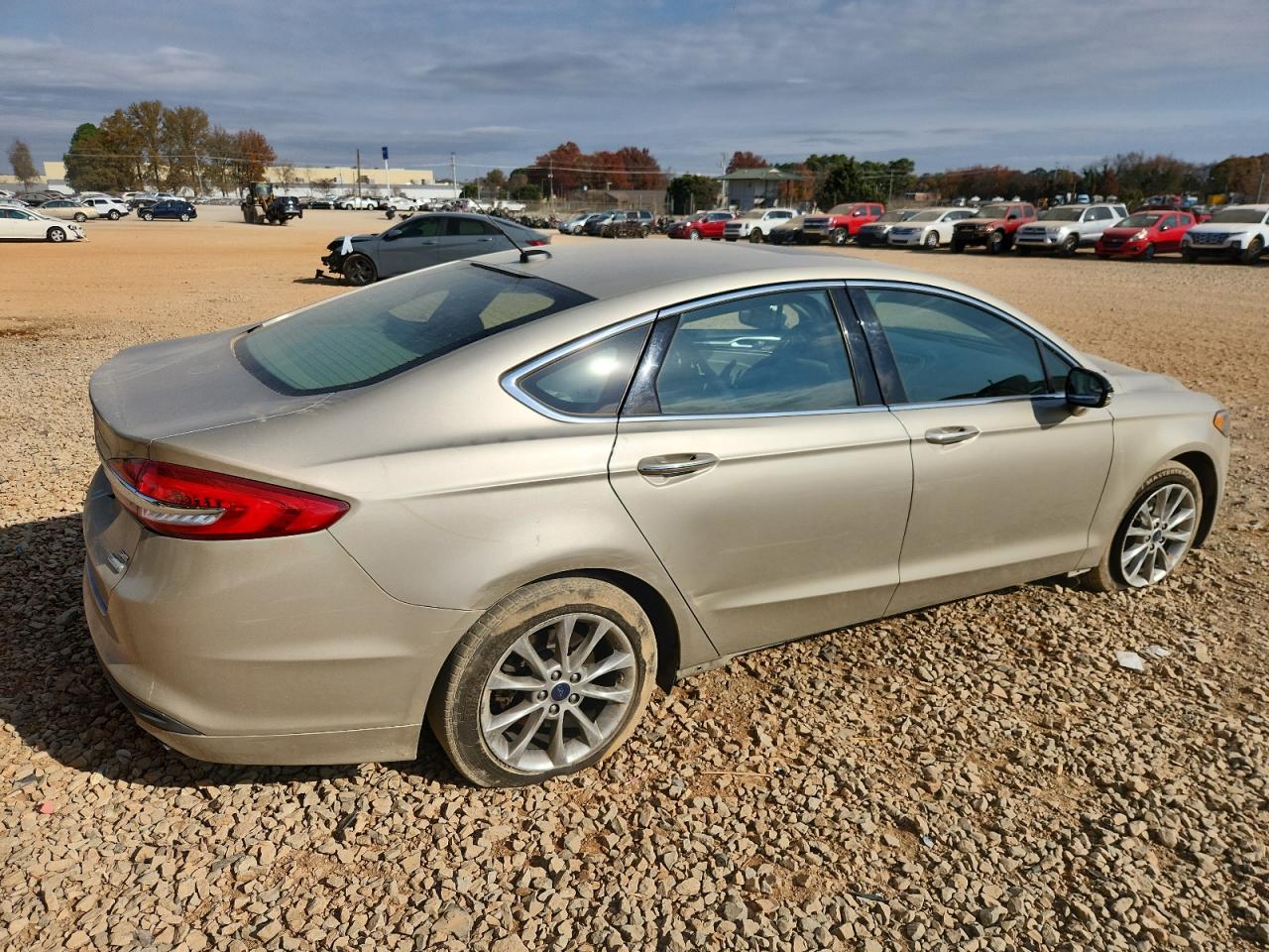 FORD FUSION SE