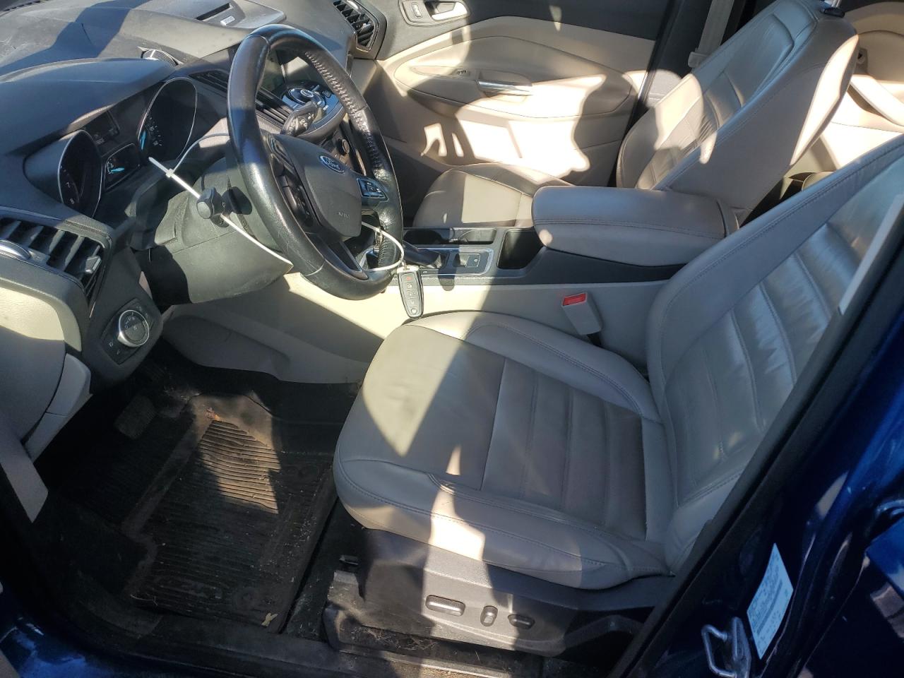 FORD ESCAPE TITANIUM