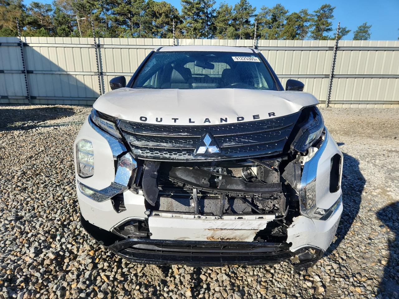 MITSUBISHI OUTLANDER SE