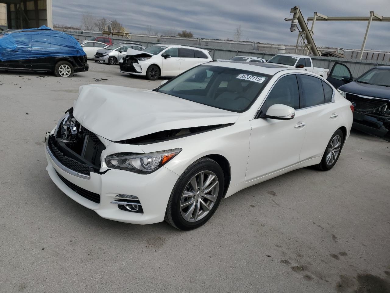 INFINITI Q50 BASE
