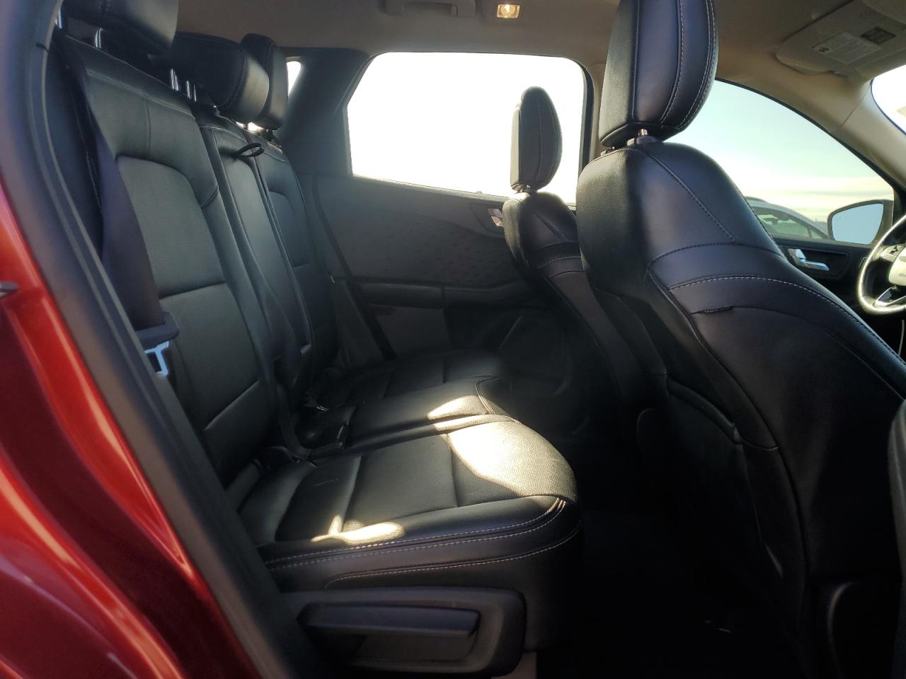 FORD ESCAPE TITANIUM