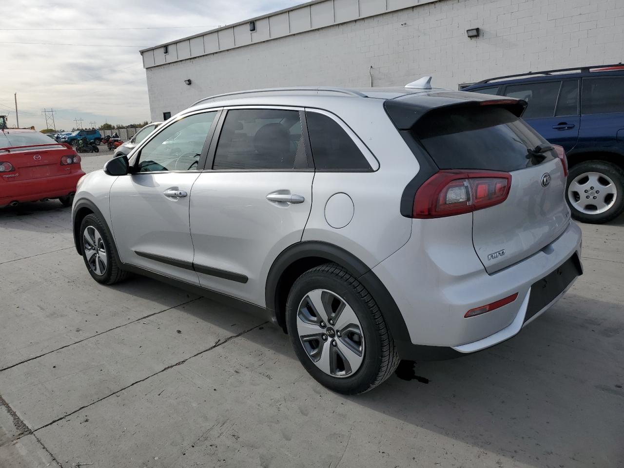 KIA NIRO EX